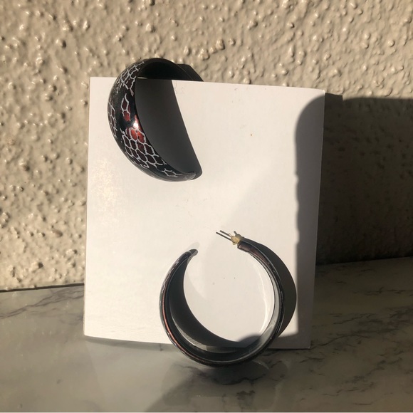 Snakeskin Look Hoop Earrings in a Bronze Color with White - Picture 2 of 3